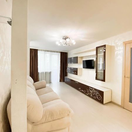 Beautiful 1-Bedroom Near Most City Center دنيبروبيتروفسك المظهر الخارجي الصورة