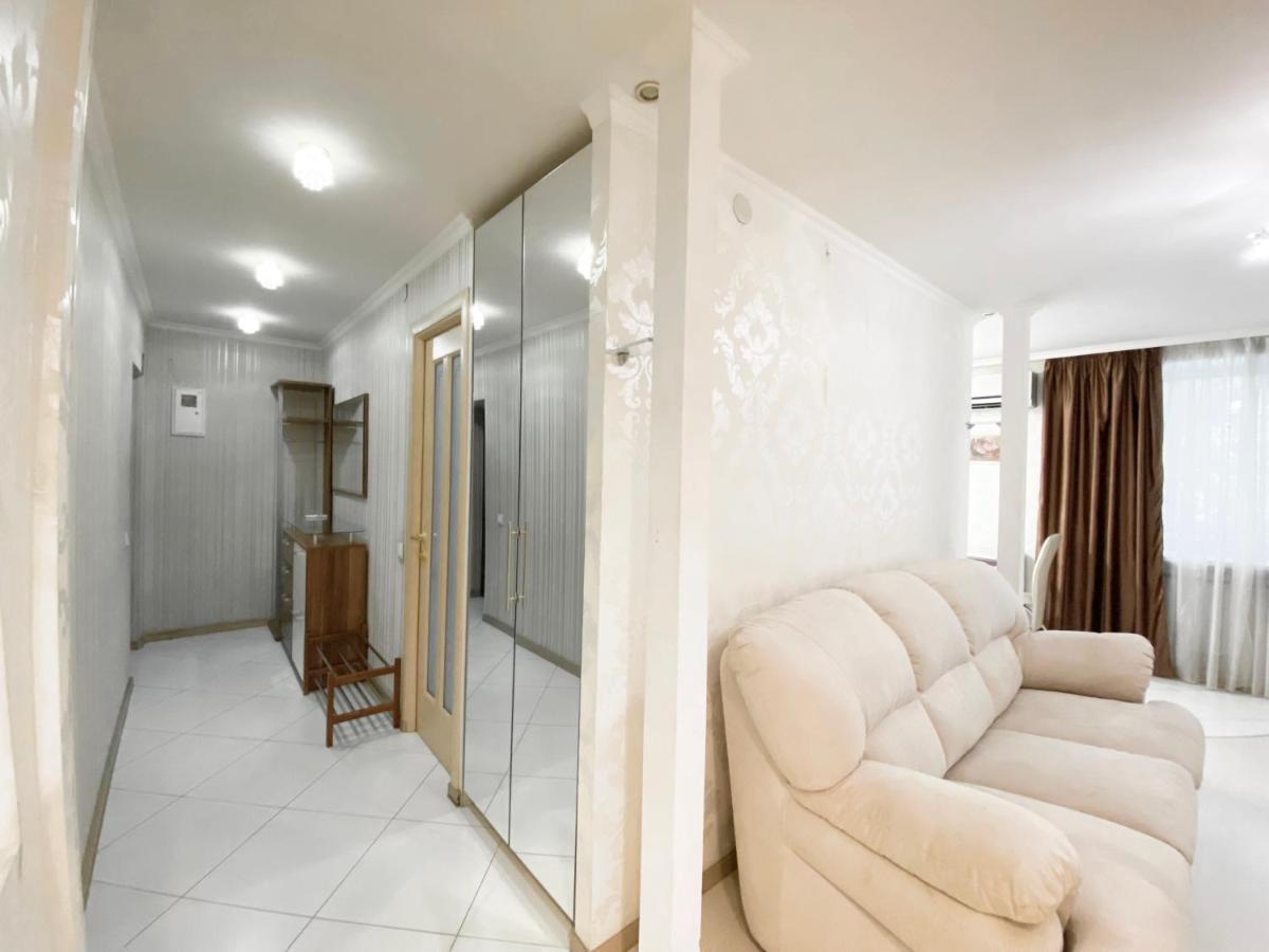 Beautiful 1-Bedroom Near Most City Center دنيبروبيتروفسك المظهر الخارجي الصورة