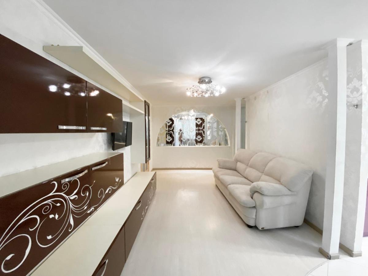 Beautiful 1-Bedroom Near Most City Center دنيبروبيتروفسك المظهر الخارجي الصورة