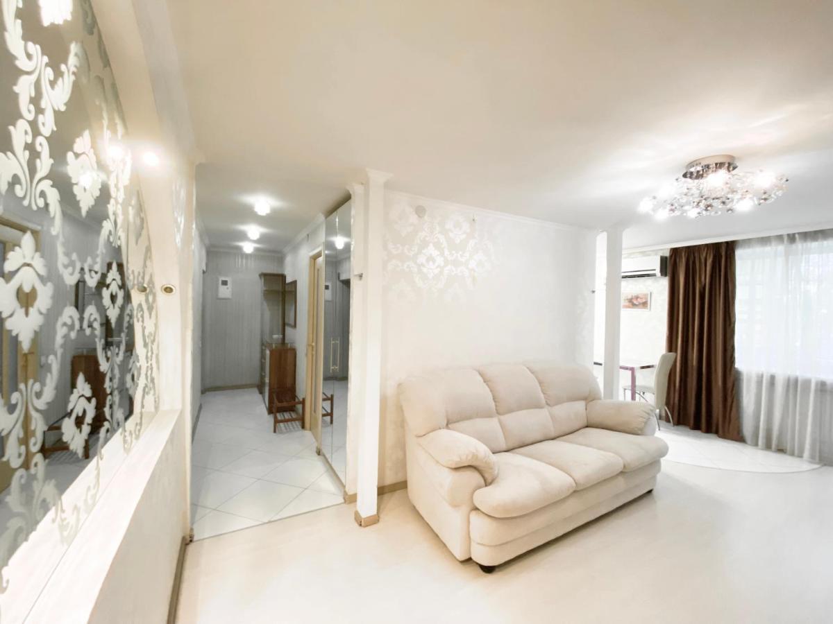 Beautiful 1-Bedroom Near Most City Center دنيبروبيتروفسك المظهر الخارجي الصورة