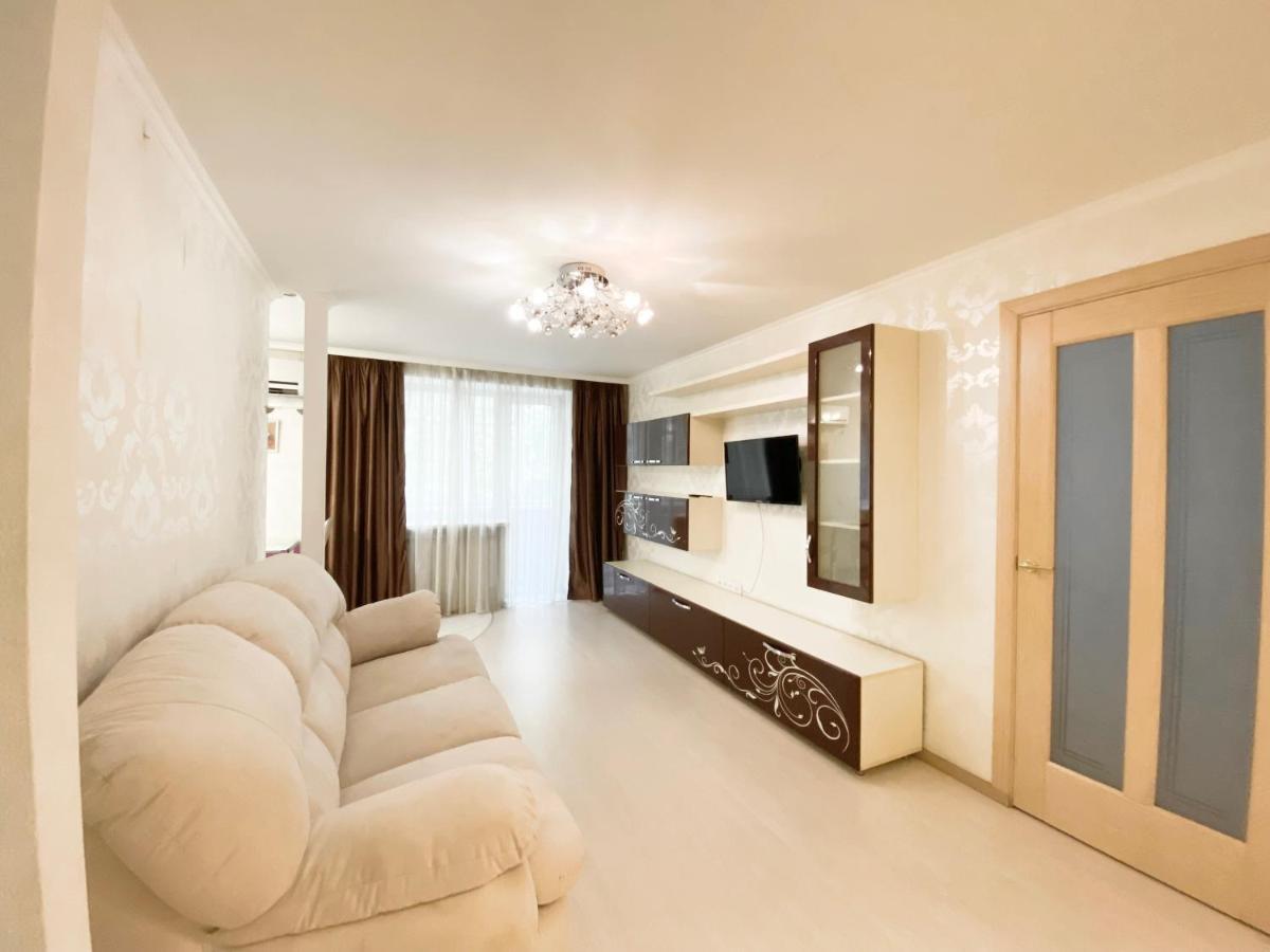 Beautiful 1-Bedroom Near Most City Center دنيبروبيتروفسك المظهر الخارجي الصورة