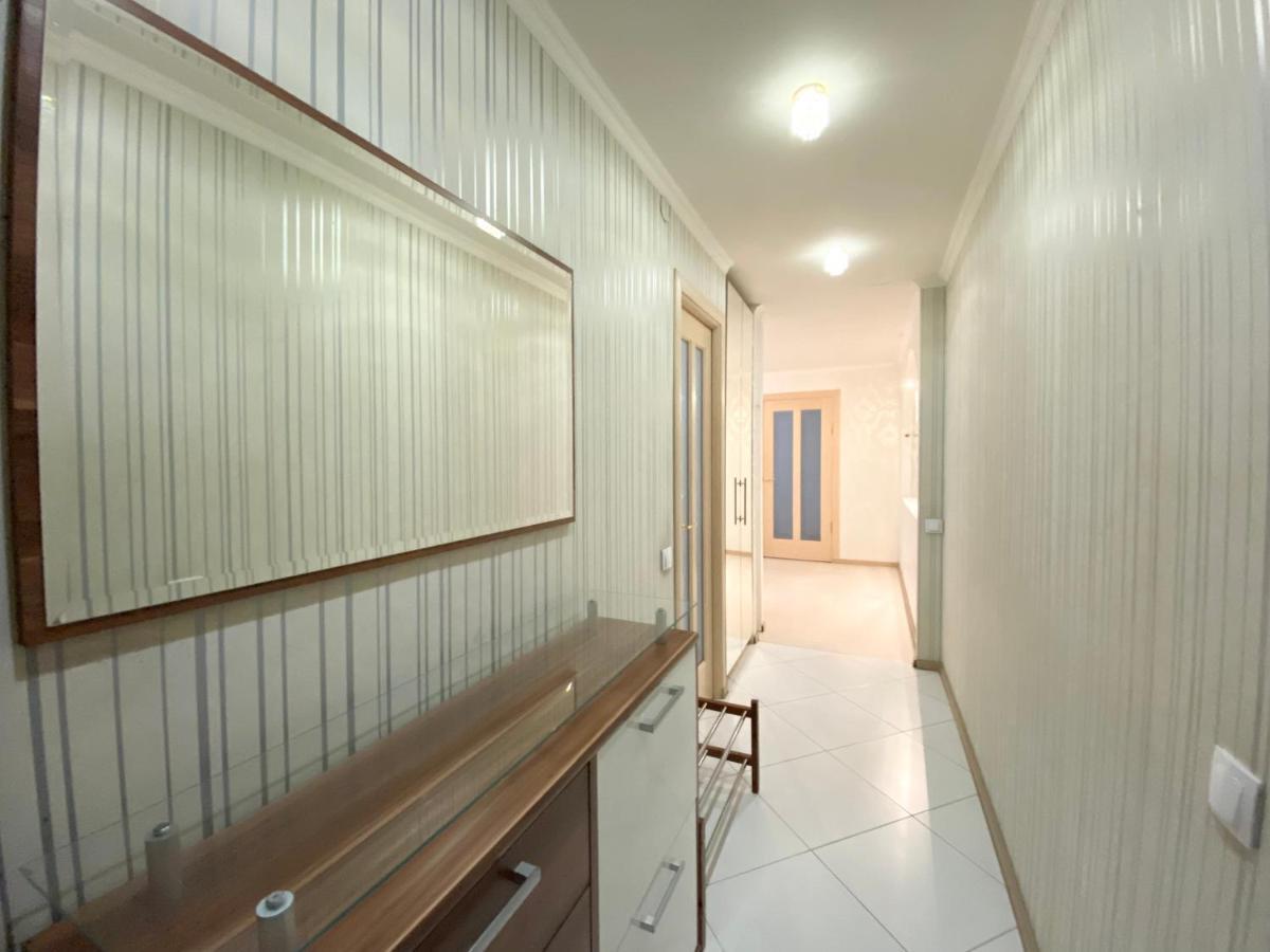 Beautiful 1-Bedroom Near Most City Center دنيبروبيتروفسك المظهر الخارجي الصورة