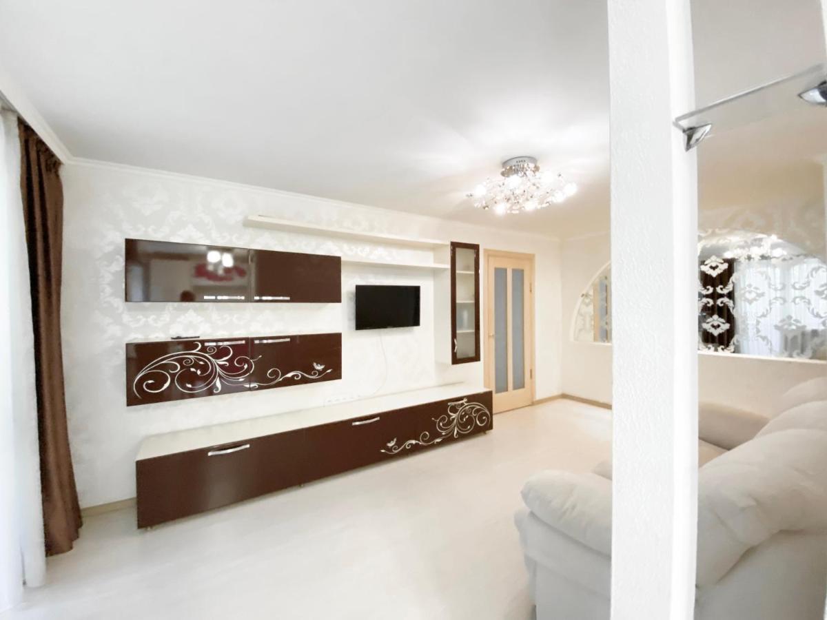 Beautiful 1-Bedroom Near Most City Center دنيبروبيتروفسك المظهر الخارجي الصورة