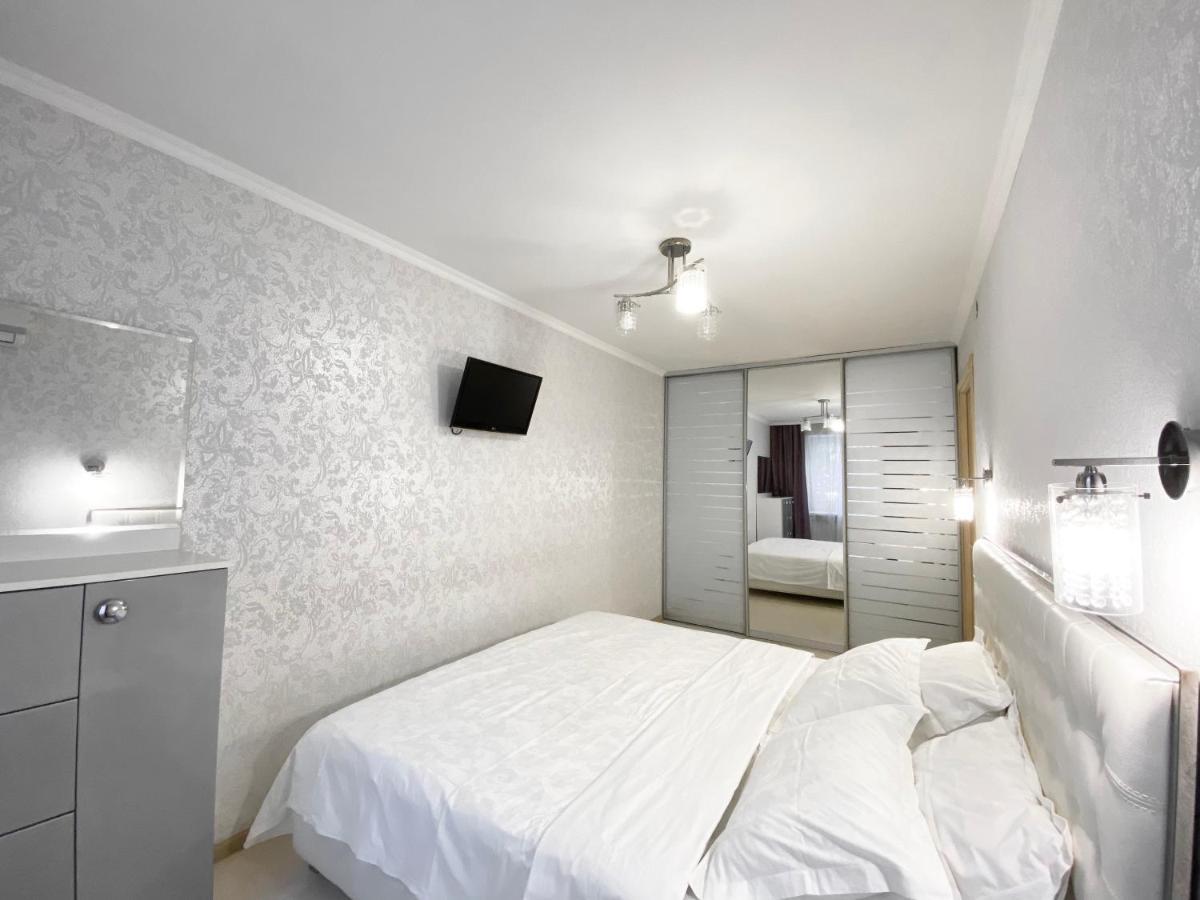 Beautiful 1-Bedroom Near Most City Center دنيبروبيتروفسك المظهر الخارجي الصورة